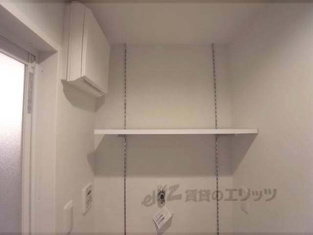 洗濯機置場　上部収納