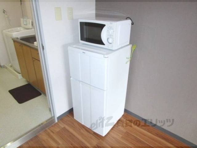 電子レンジ、冷蔵庫