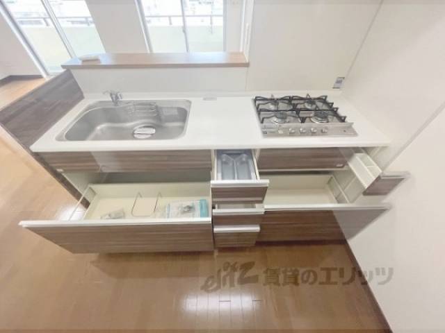 下駄箱　下部収納