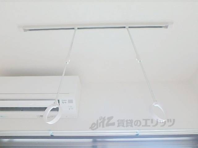 物干し竿かけ　室内干しに便利です。