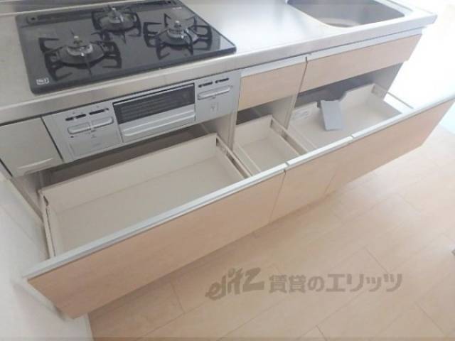 キッチン　キッチン下収納