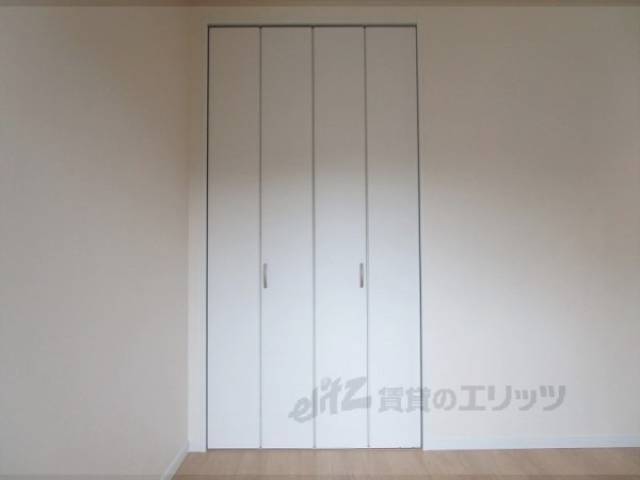 収納　5.5帖の洋室の収納