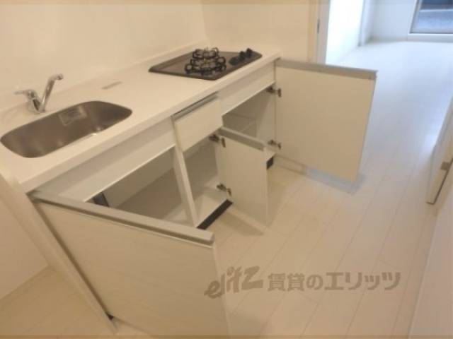 キッチン　キッチン下部収納