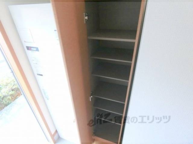 下駄箱　照明器具