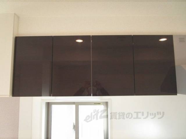 キッチン　キッチン上収納