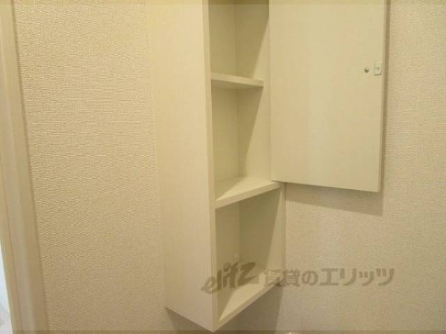 トイレ　上収納