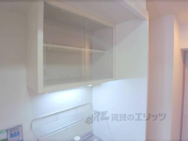 キッチン　上段収納