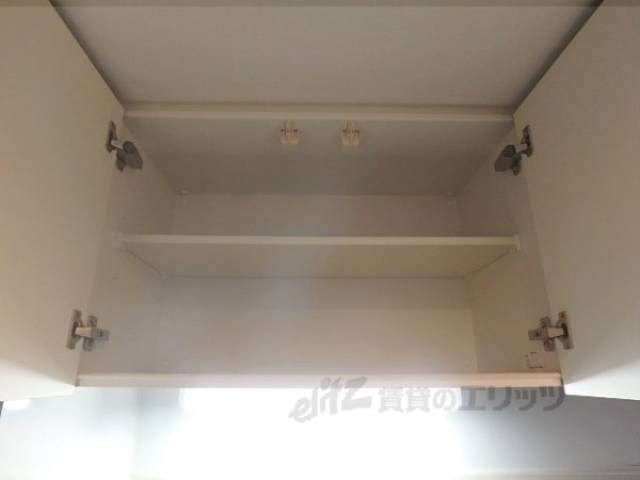 キッチン　上段収納