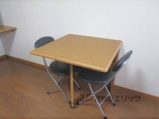テーブル、椅子