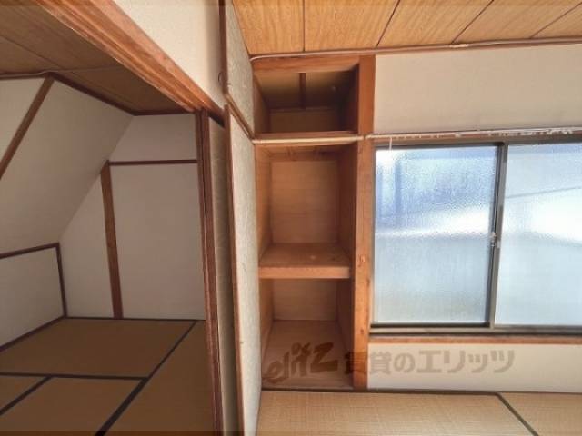 和室　２階北側収納