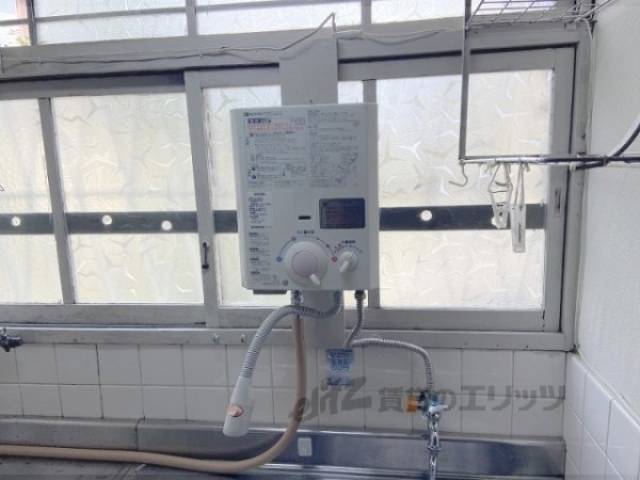 キッチン　給湯器