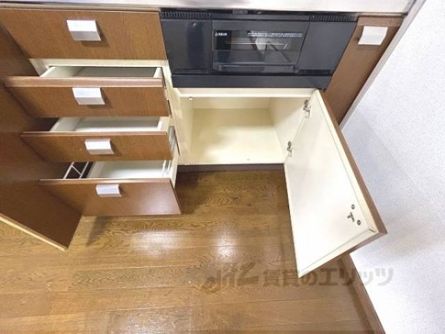 キッチン　下部収納