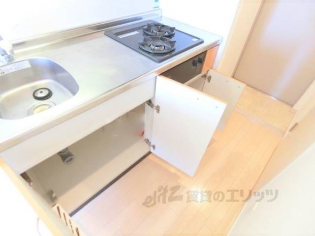 キッチン　収納下部