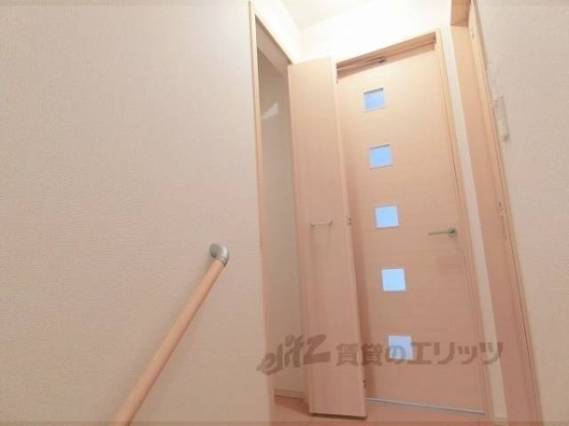 二階廊下収納