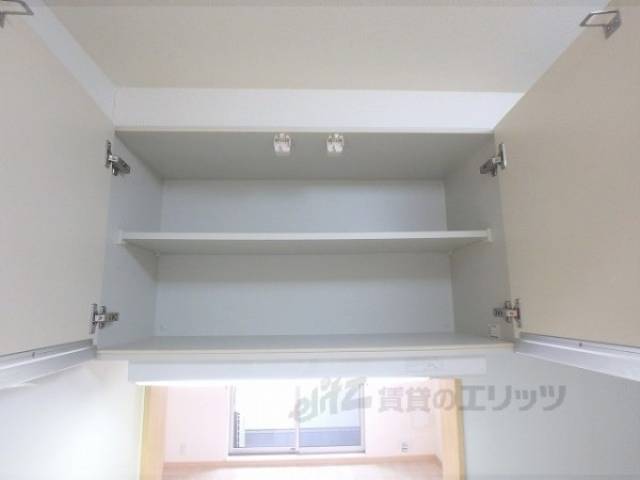 キッチン　上部収納