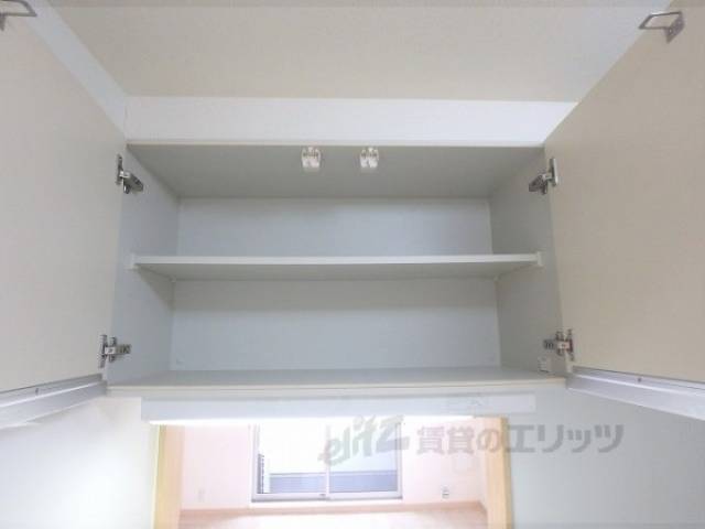 キッチン　上部収納