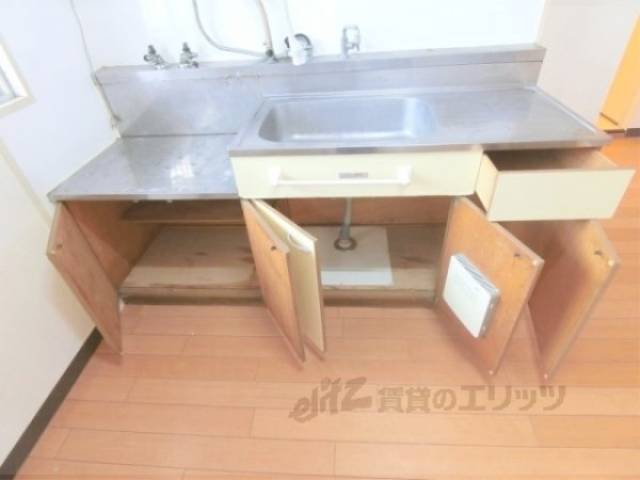 キッチン　収納下部