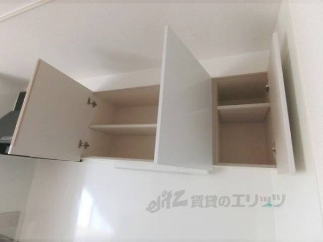 キッチン　上部収納