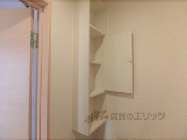 トイレ　上部収納