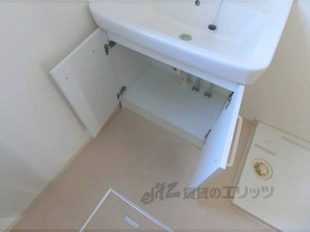 洗面所　下部収納