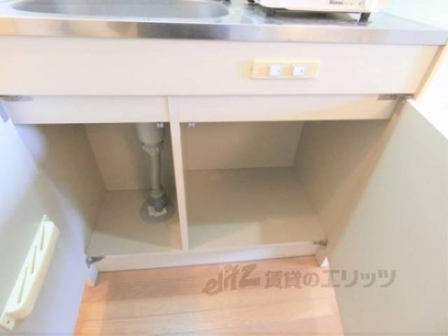 キッチン　収納下部