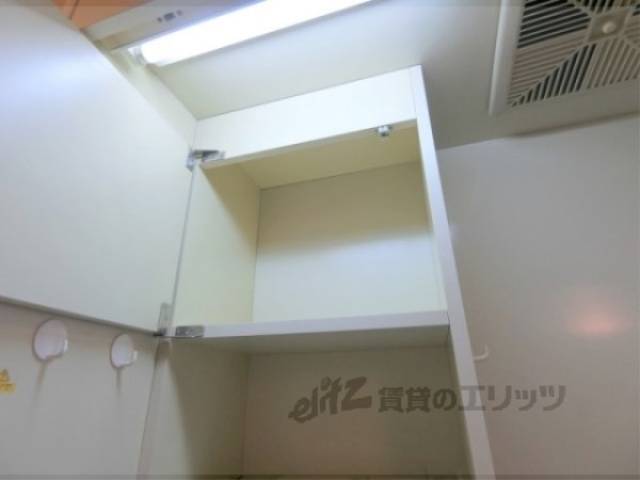 キッチン　収納上部