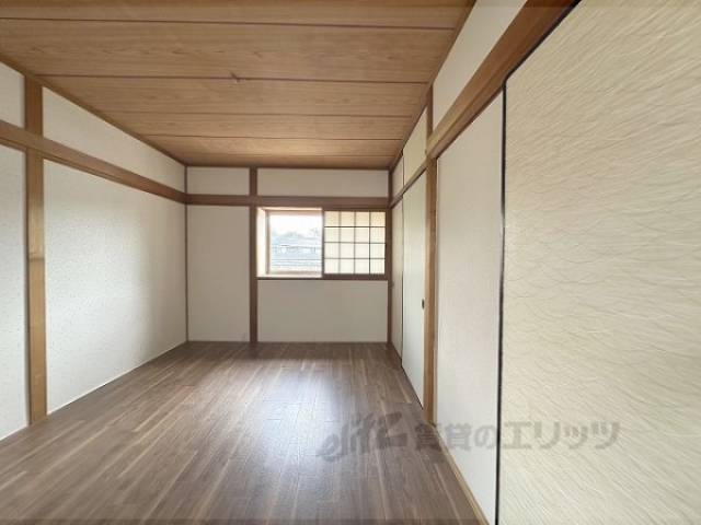 洋室　2階南東の洋室
