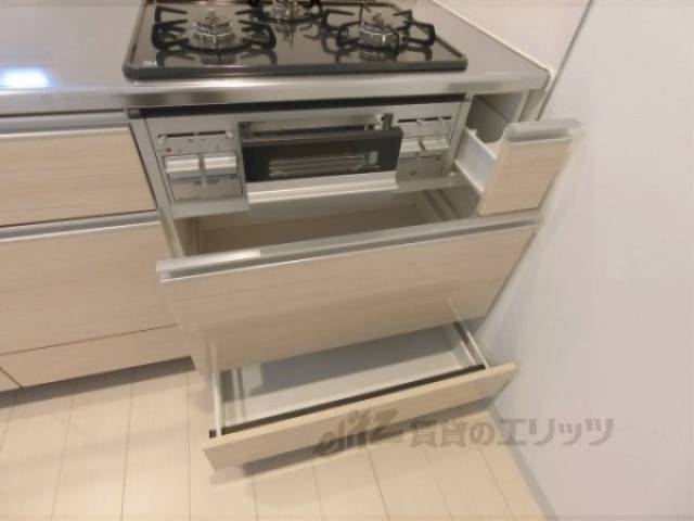 キッチン　収納