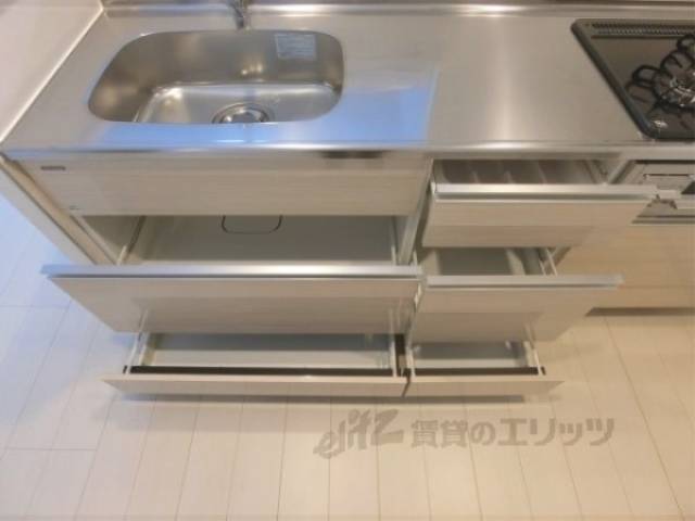 キッチン　収納