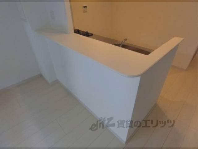 キッチン　カウンターテーブル