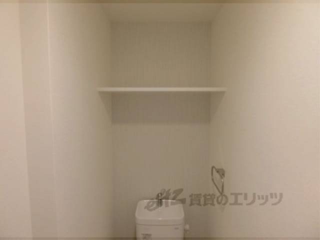 トイレ　収納棚