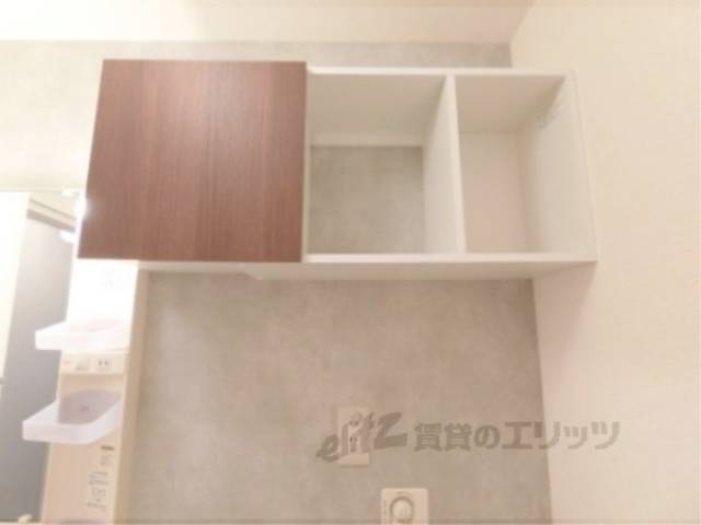 洗濯機置場　収納