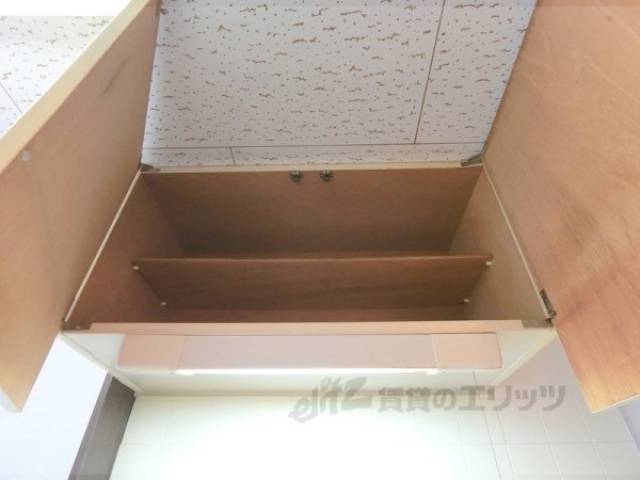 キッチン　上収納