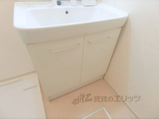 洗面所　下部収納