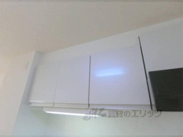 キッチン　上部収納