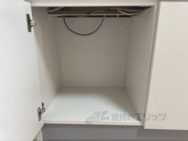 キッチン　収納１