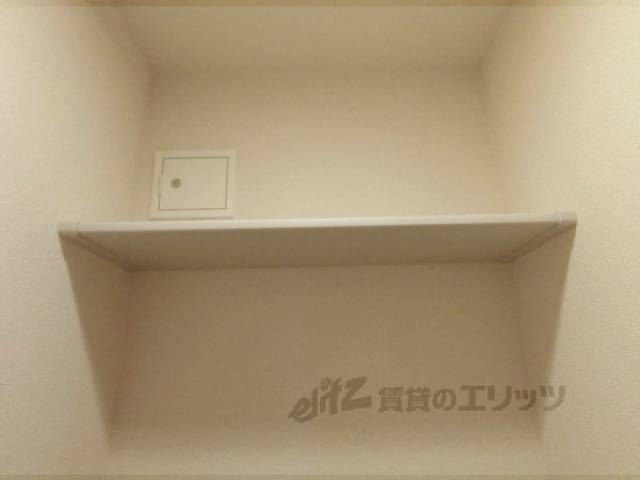 トイレ　上部収納