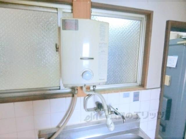 キッチン　給湯機
