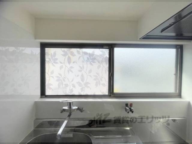 キッチン　窓