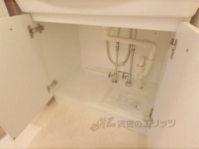 洗面所　下部収納