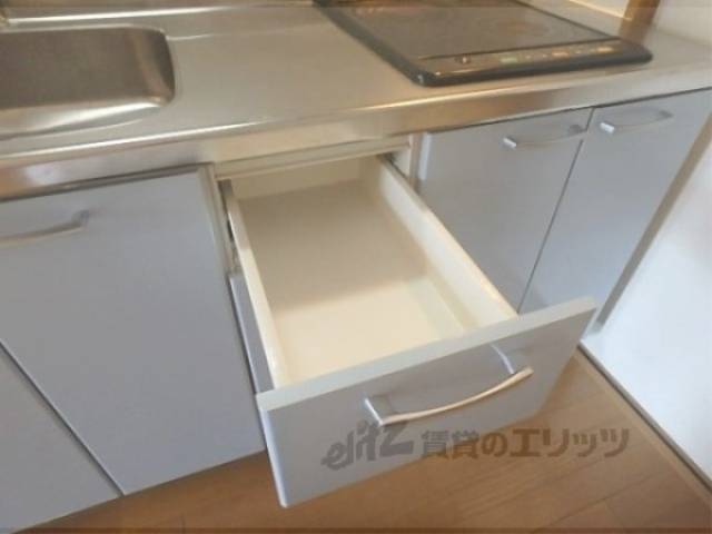 キッチン　引き出し収納