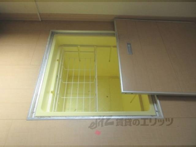 キッチン　床下収納
