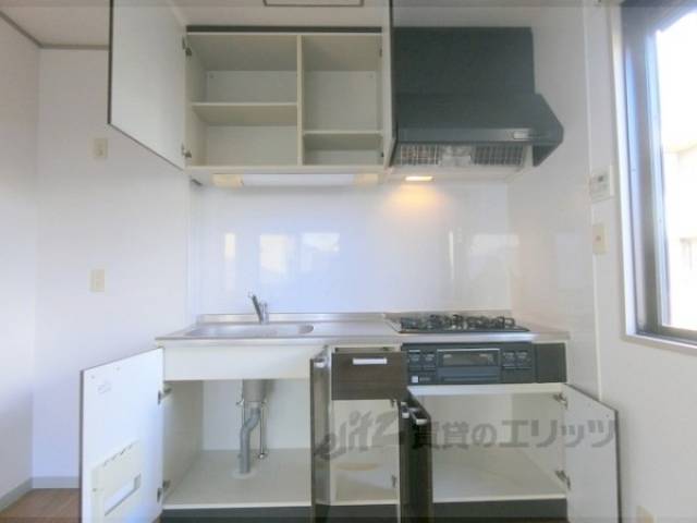 キッチン　収納スペース