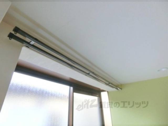 洋室　ｶｰﾃﾝﾚｰﾙ