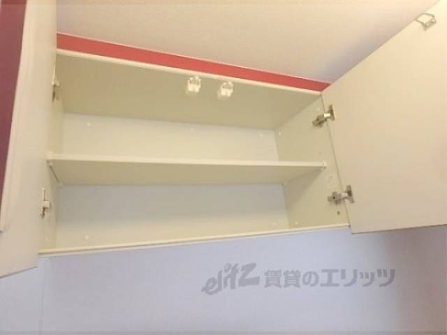 キッチン　上部収納