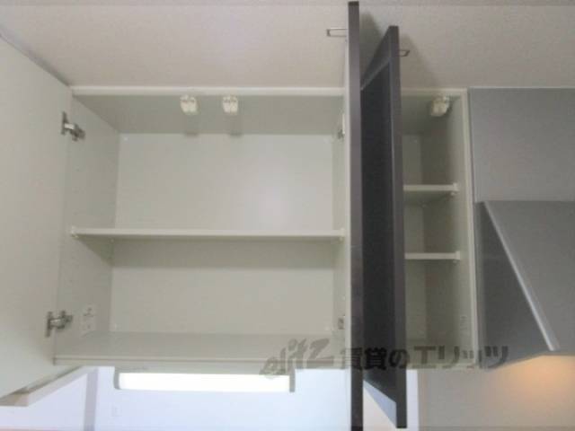 キッチン　上部収納