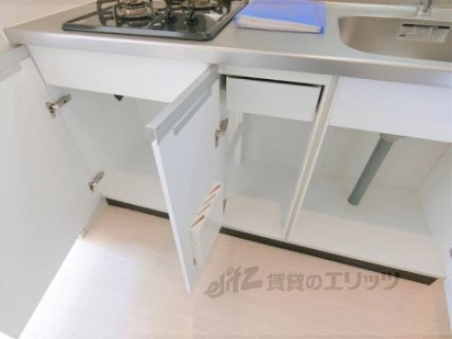 キッチン　下収納