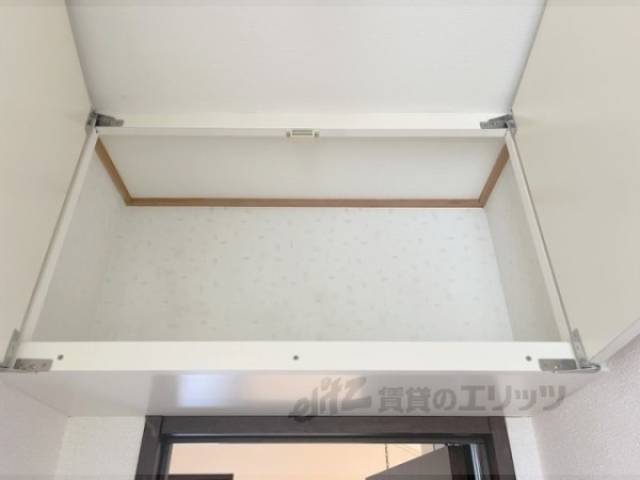 トイレ　上部収納