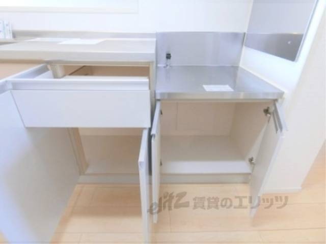 キッチン　下部収納