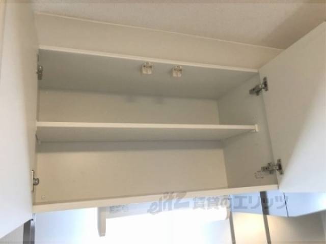 キッチン　上部収納